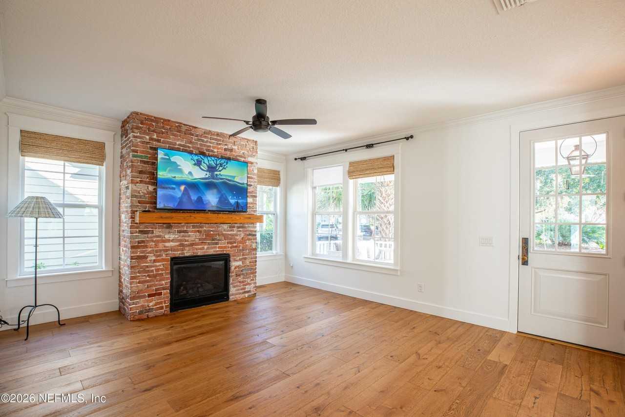 11 Mascotte Pl - Photo 7 of 38