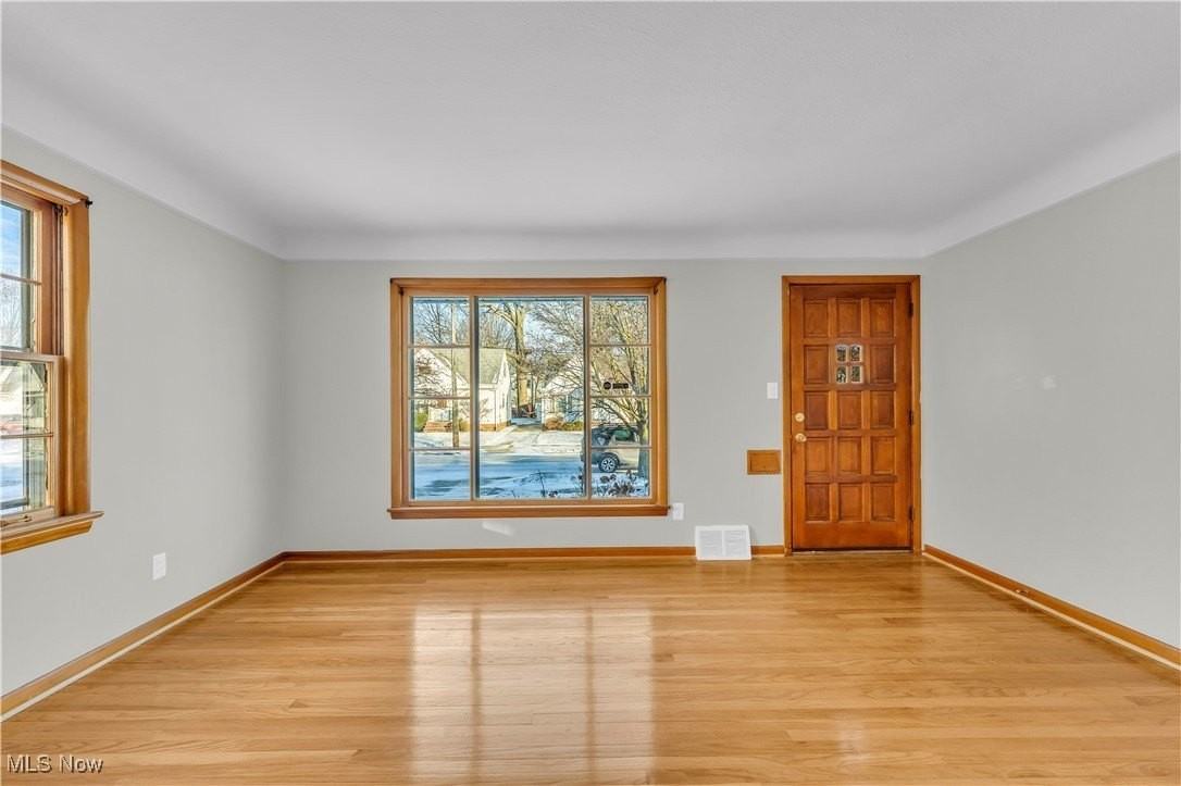 20870 Wilmore Ave - Photo 3 of 27