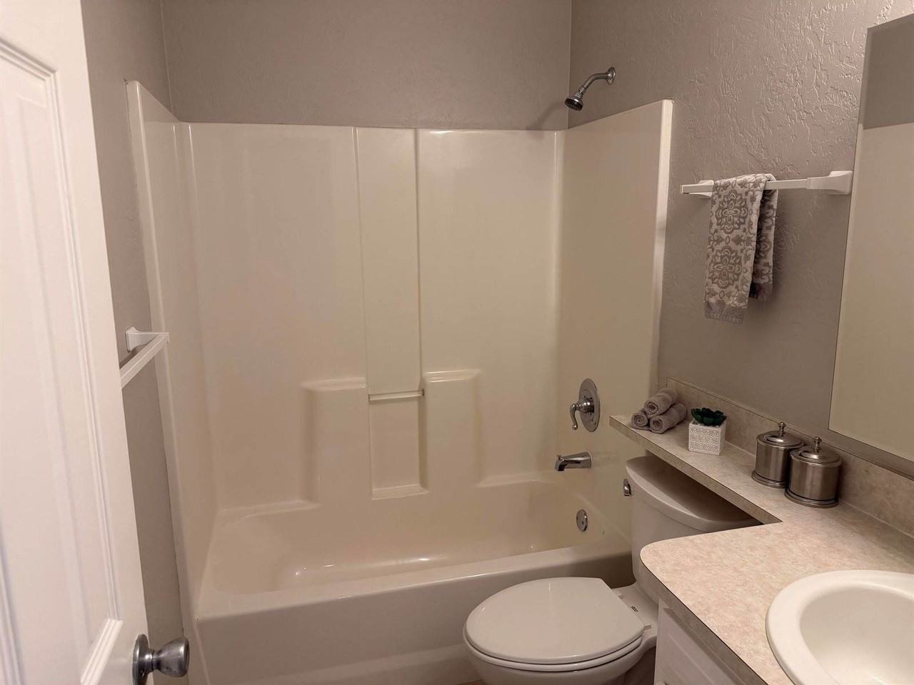 125 Se Millwood Ter - Photo 3 of 14