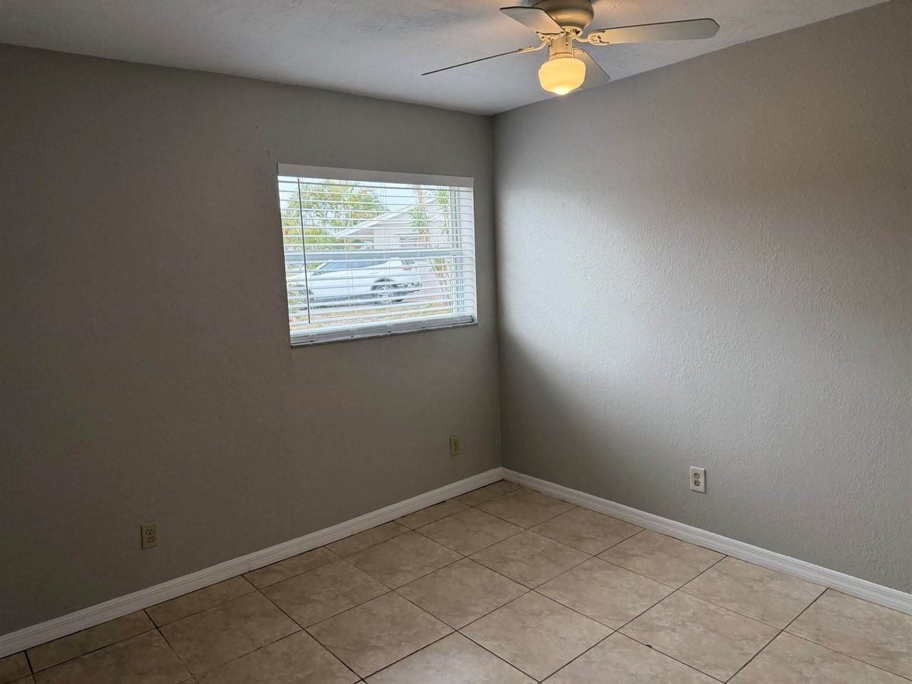 125 Se Millwood Ter - Photo 6 of 14