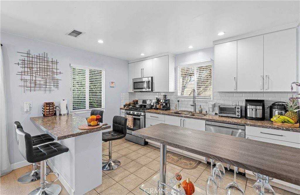 22229 Covello St - Photo 7 of 16