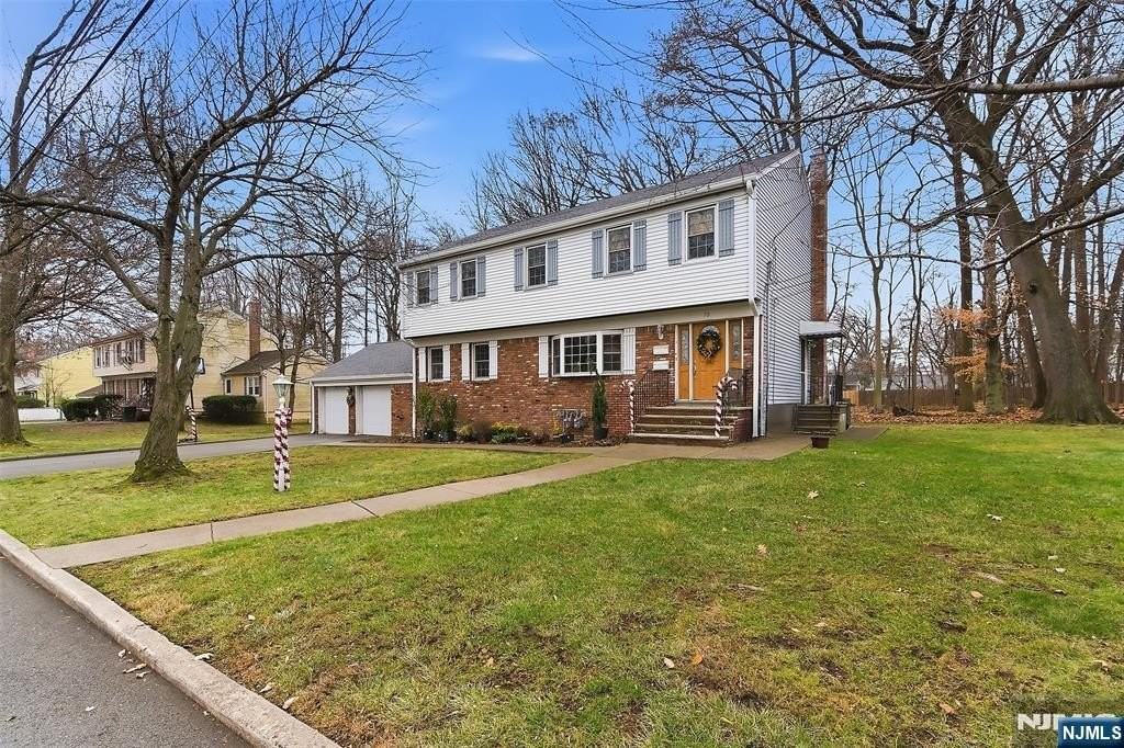 72 Prospect St - Photo 2 of 20