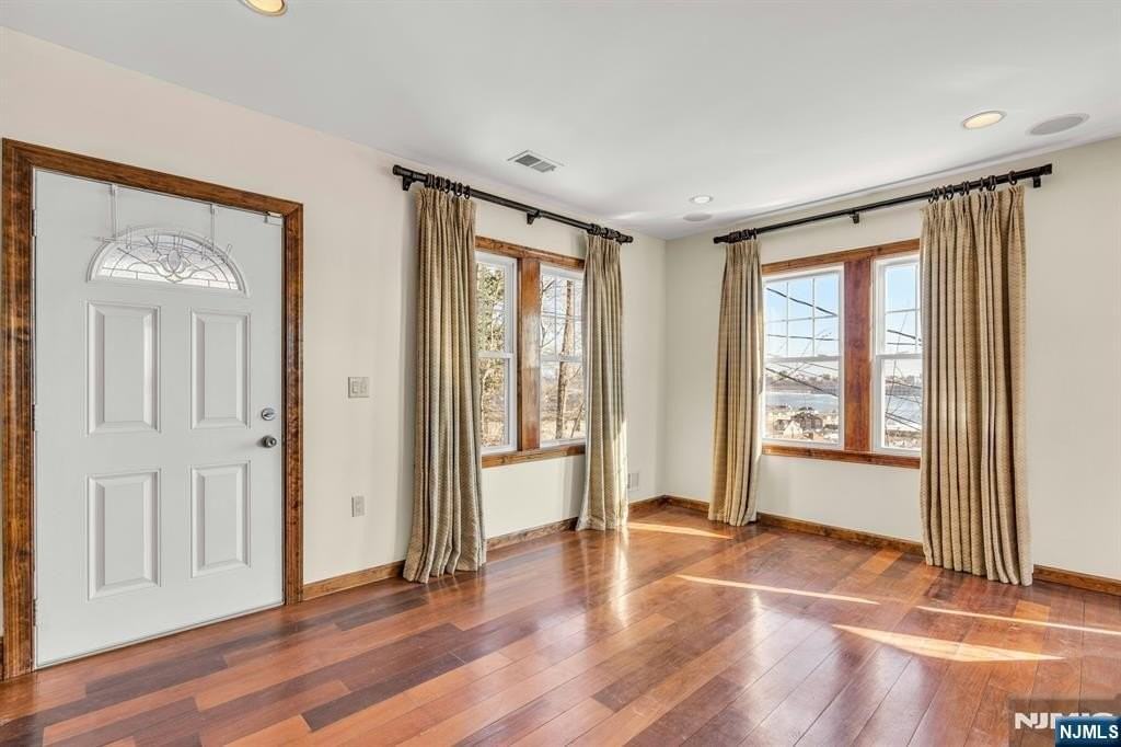 9 Old Wood Rd - Photo 5 of 20