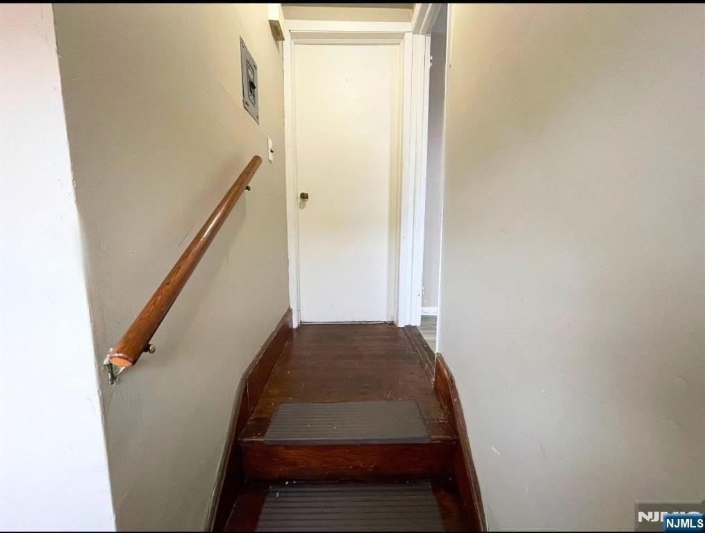 65 Westcott St - Photo 2 of 7