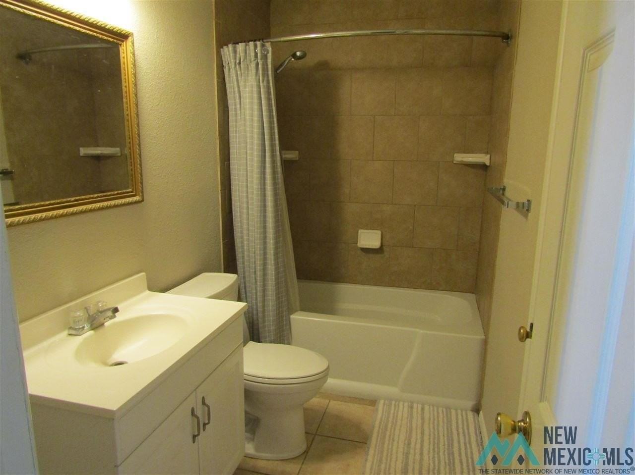 901 10th Street Ct - Photo 5 of 8