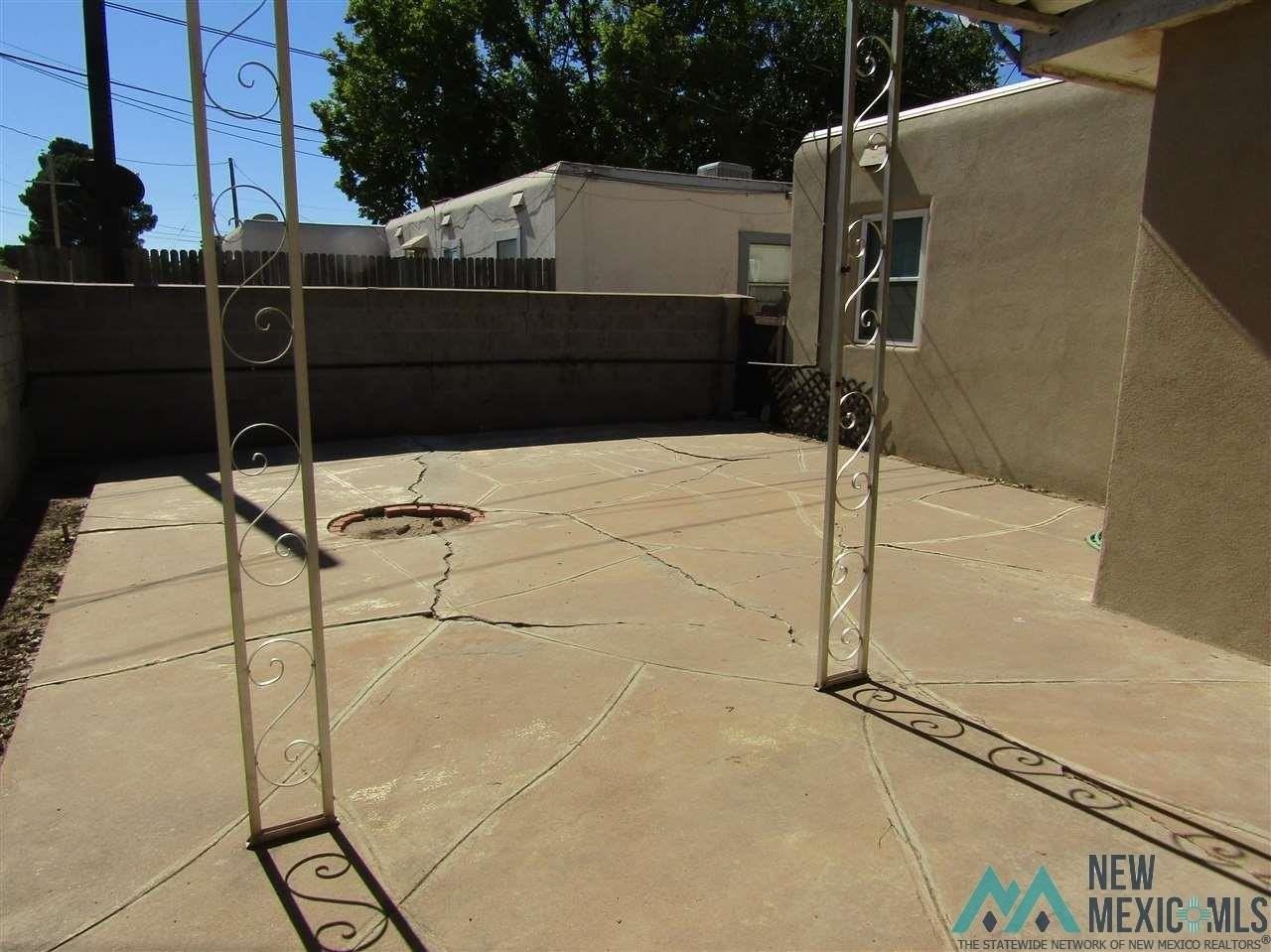 901 10th Street Ct - Photo 7 of 8