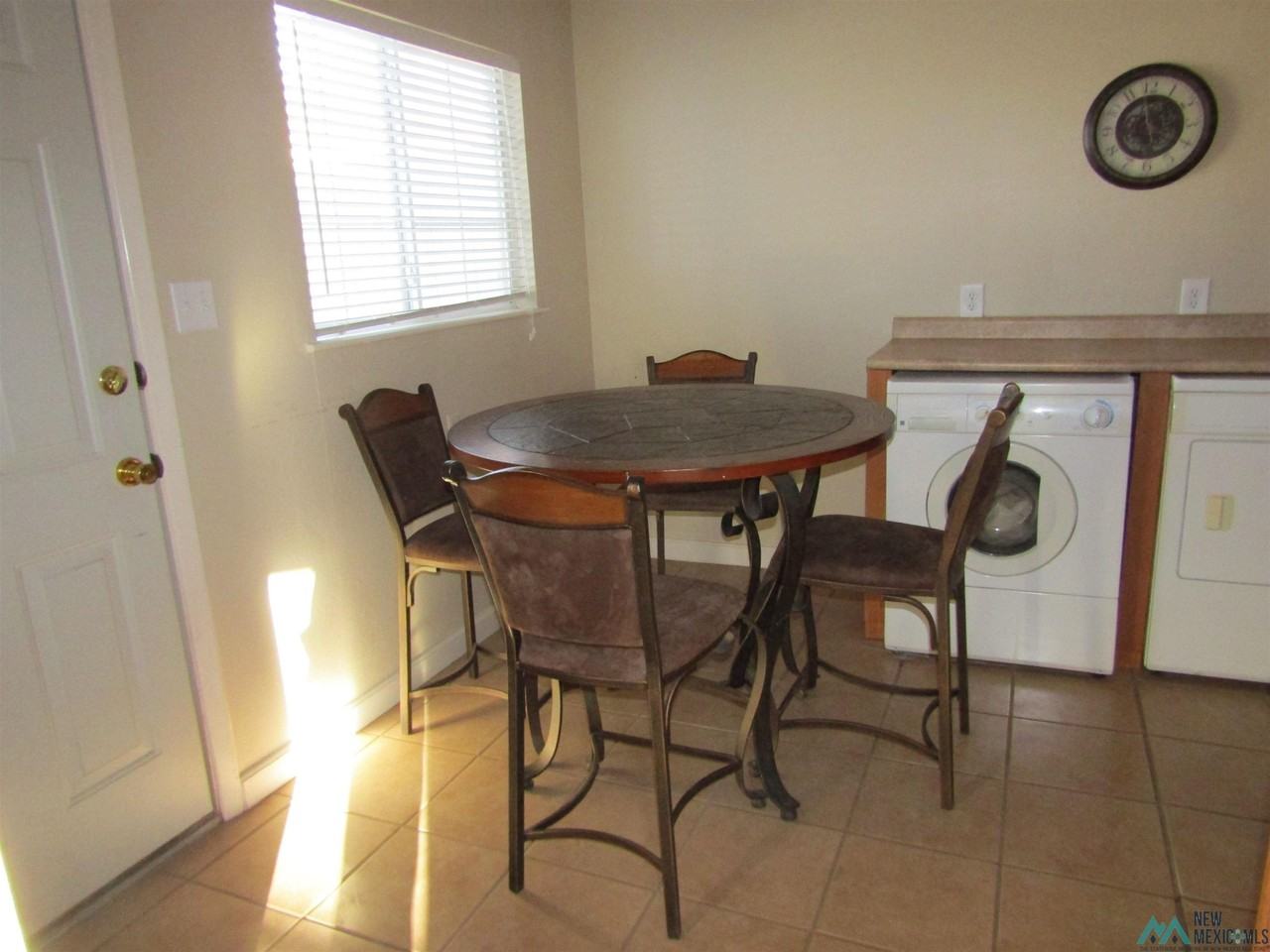 605 1/2 W Quay Ave - Photo 6 of 14