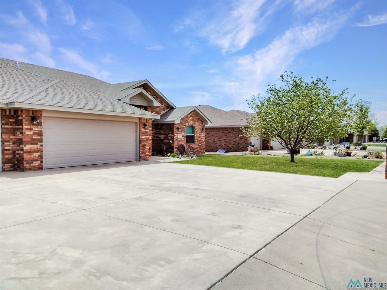 133 Garrett Dr - Photo 2 of 47