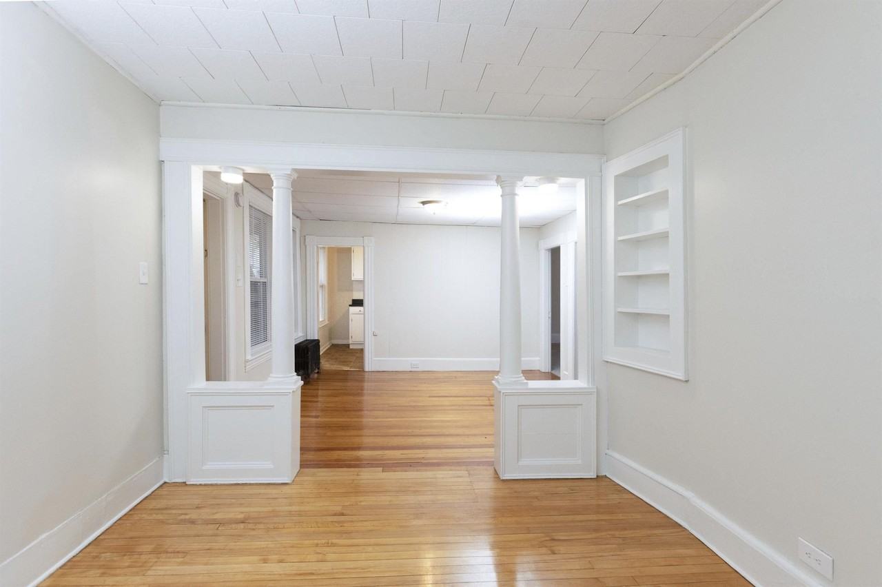 470 Spruce St - Photo 5 of 18