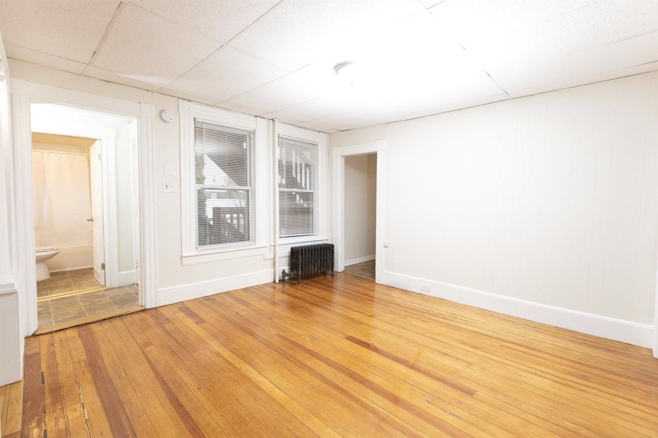 470 Spruce St - Photo 7 of 18