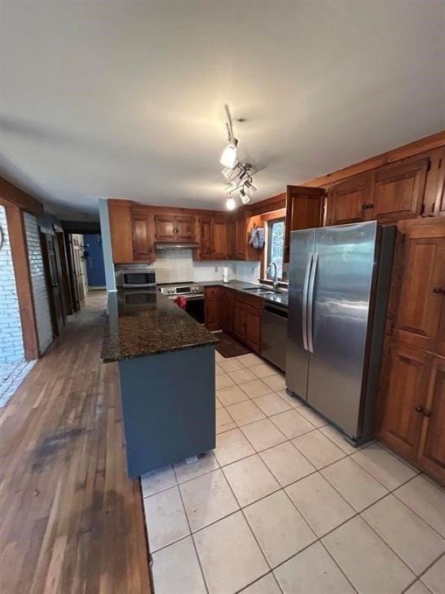 301 Eastside Rd - Photo 4 of 21