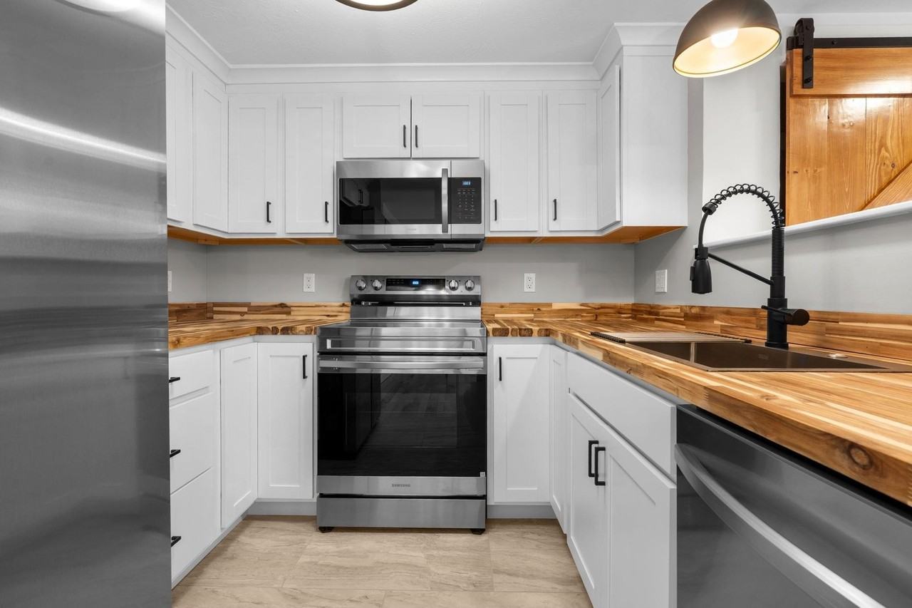 2 Rockingham Ct - Photo 6 of 50