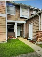 featured image of 2425 Oxford Pl #132