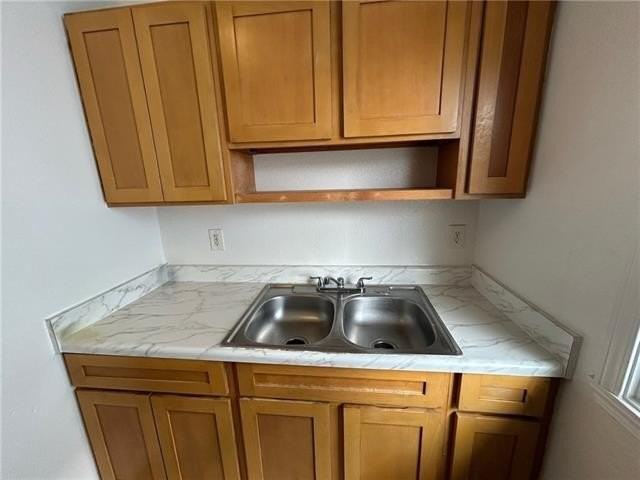 2825 Amelia St #107 - Photo 4 of 7