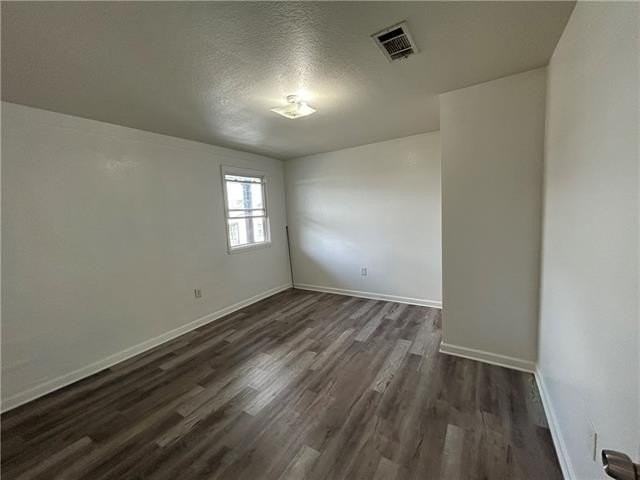 2825 Amelia St #107 - Photo 5 of 7