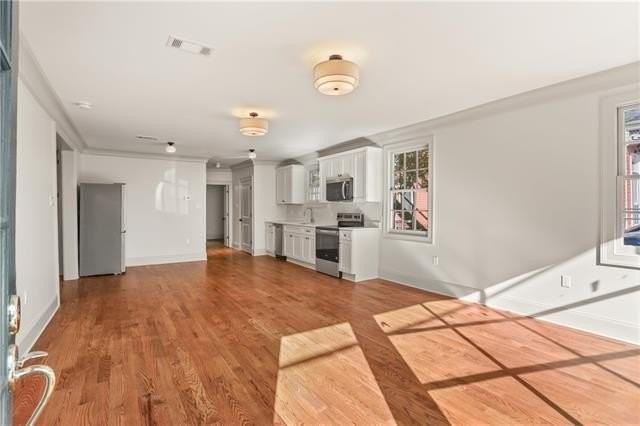 600 Pelican Ave - Photo 3 of 10