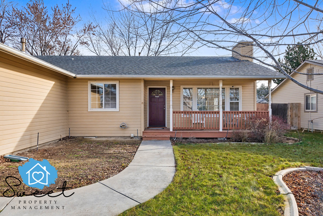 2074 N Siesta Ave #1 - Photo 2 of 28