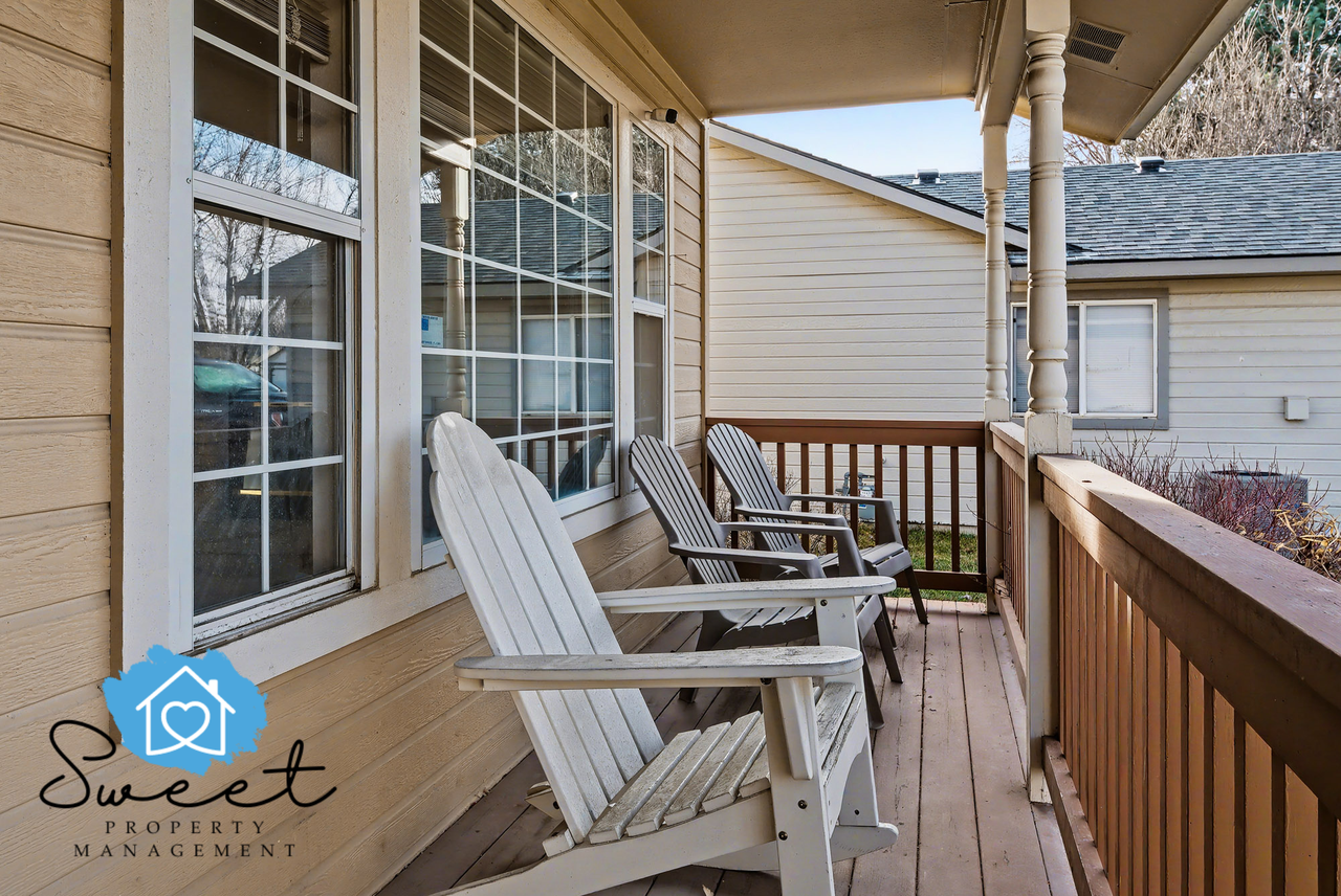 2074 N Siesta Ave #1 - Photo 4 of 28