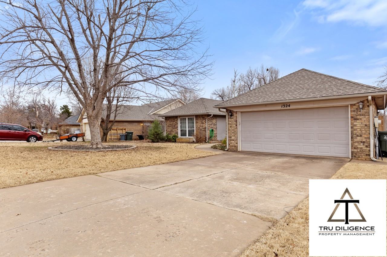 1324 Concord Ln #1 - Photo 2 of 25