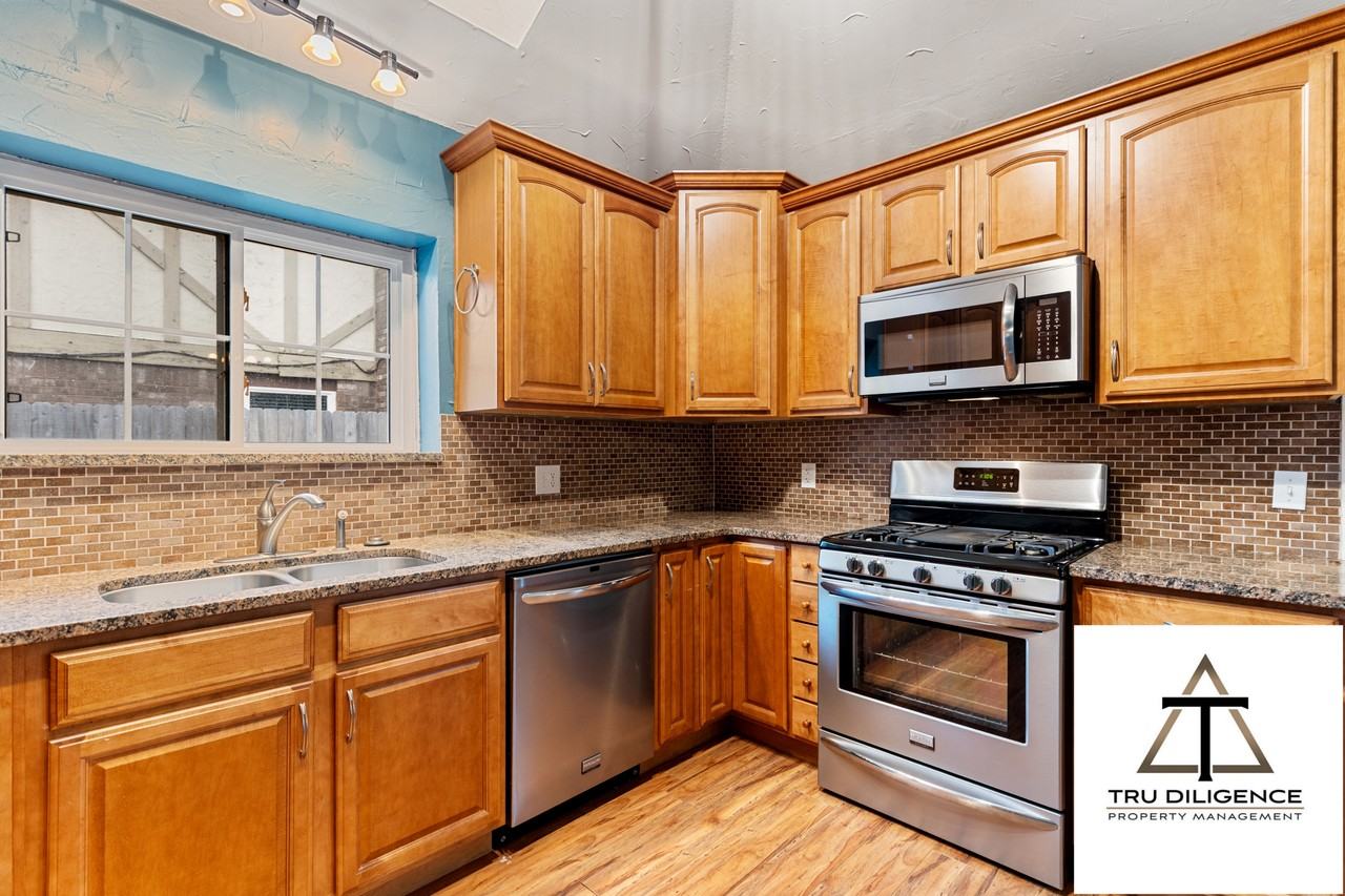 1324 Concord Ln #1 - Photo 5 of 17