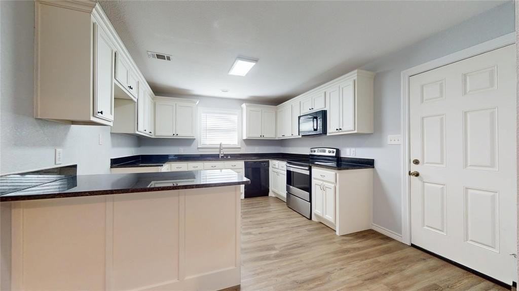 2620 W Washington St - Photo 7 of 26