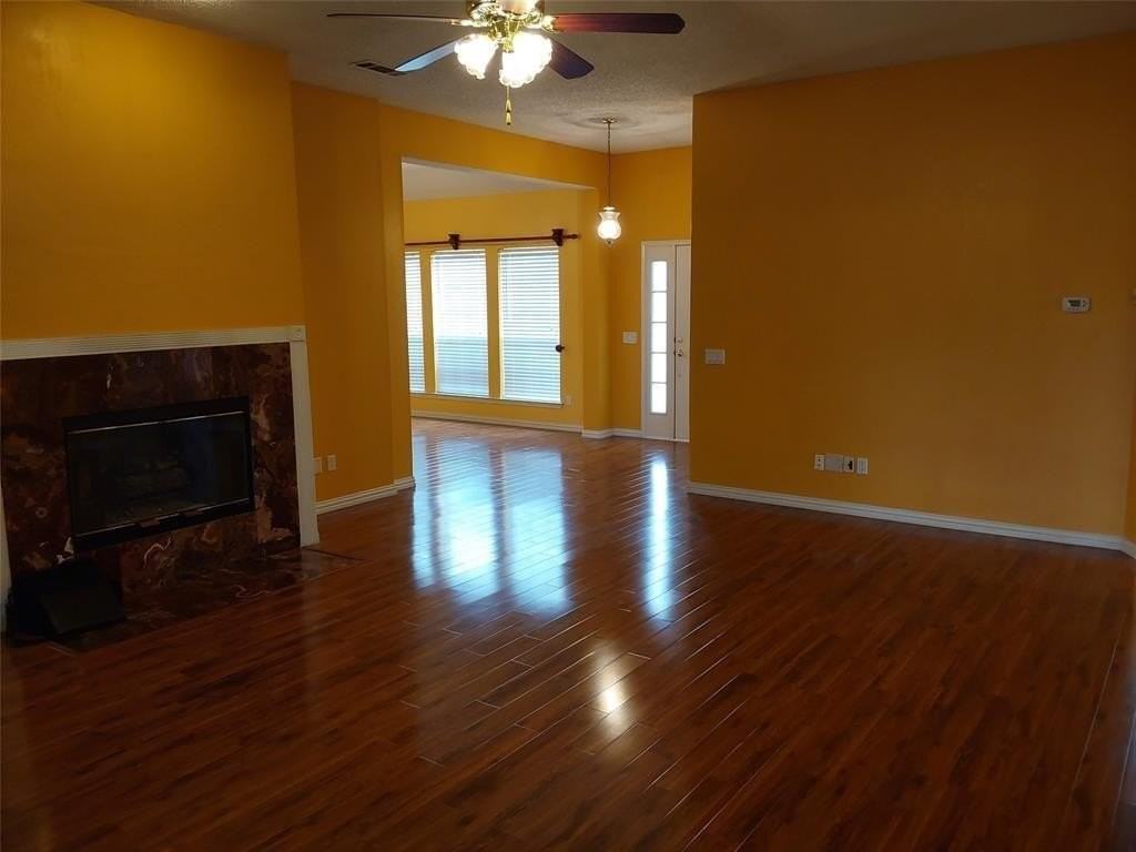 813 Schrade Trl - Photo 4 of 21