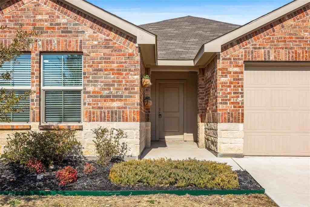 424 Amory St - Photo 3 of 27