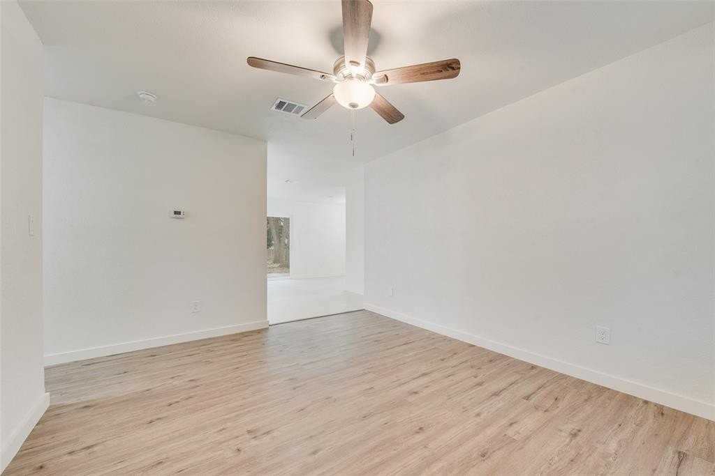 3853 Commonwealth Dr - Photo 5 of 20