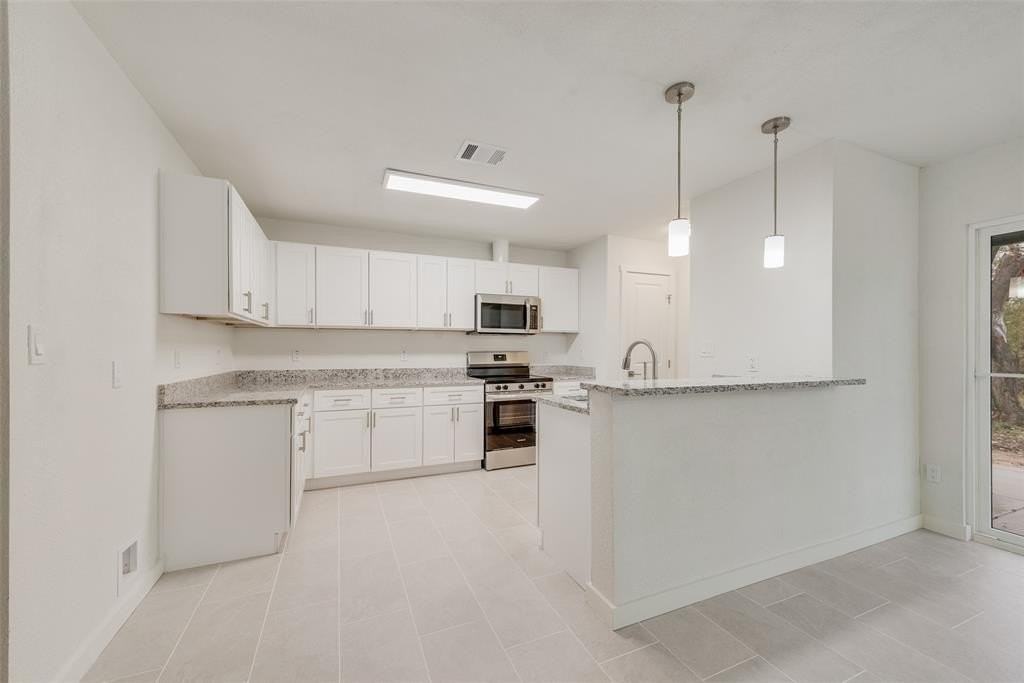 3853 Commonwealth Dr - Photo 6 of 20