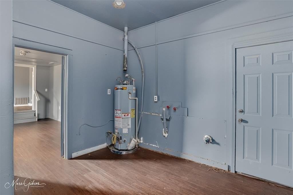 329 Edwards St - Photo 5 of 12