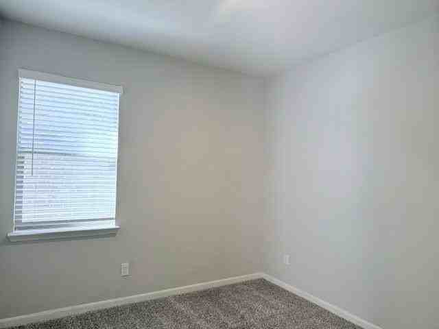 216 Emma Dr - Photo 6 of 17