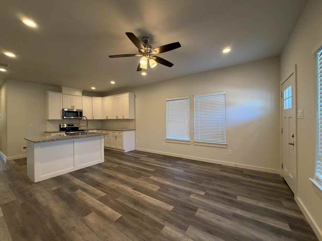 405 N Andrews Ave - Photo 5 of 17