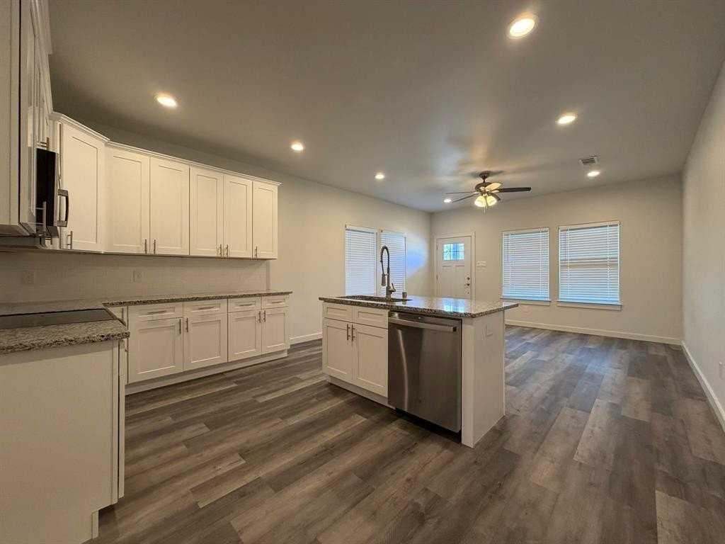 405 N Andrews Ave - Photo 6 of 17