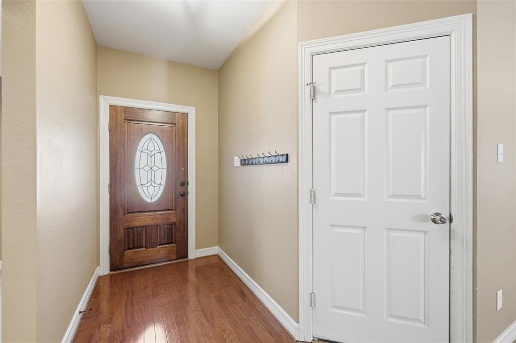 4529 Worchester Ln - Photo 5 of 40