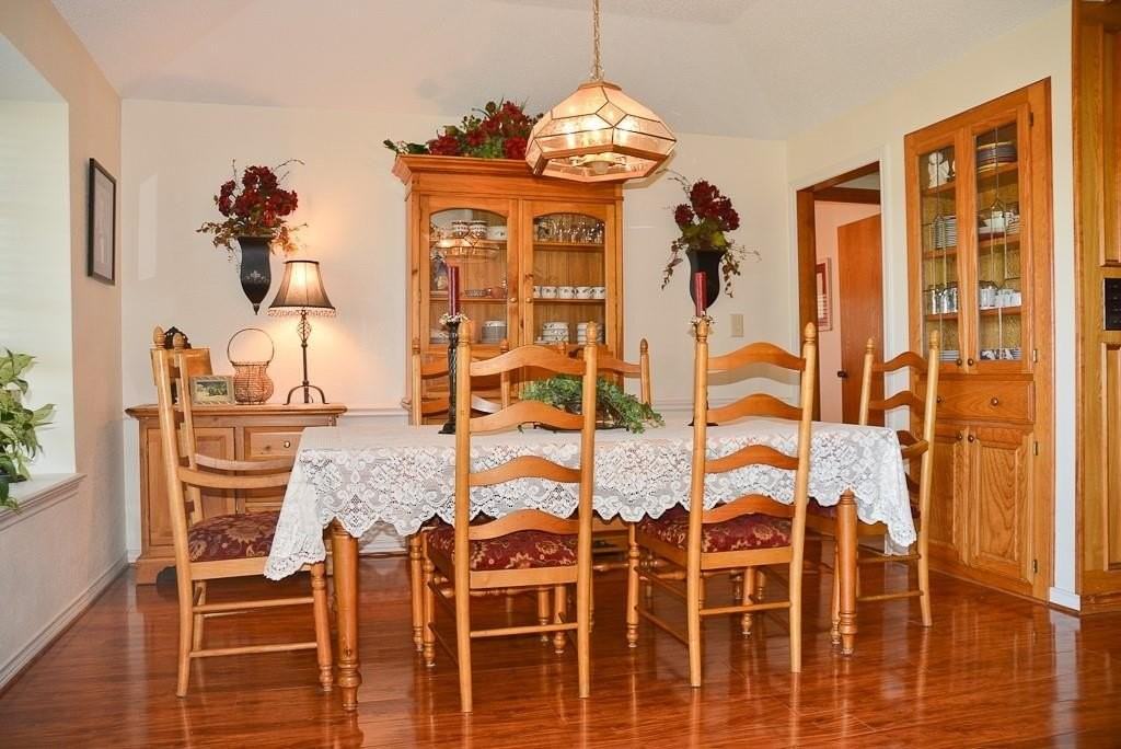 2713 N Spring Dr - Photo 4 of 26