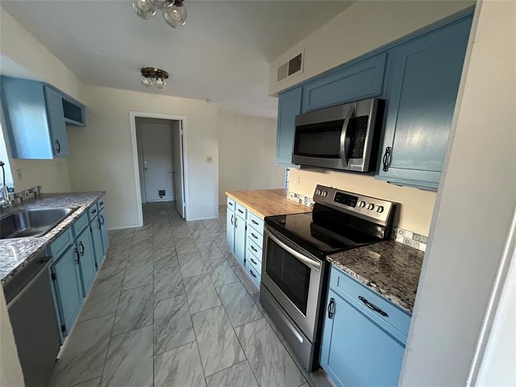 1313 Heidi Dr - Photo 4 of 17