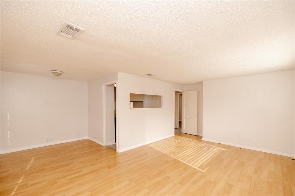 6419 Lovett Ave - Photo 6 of 35