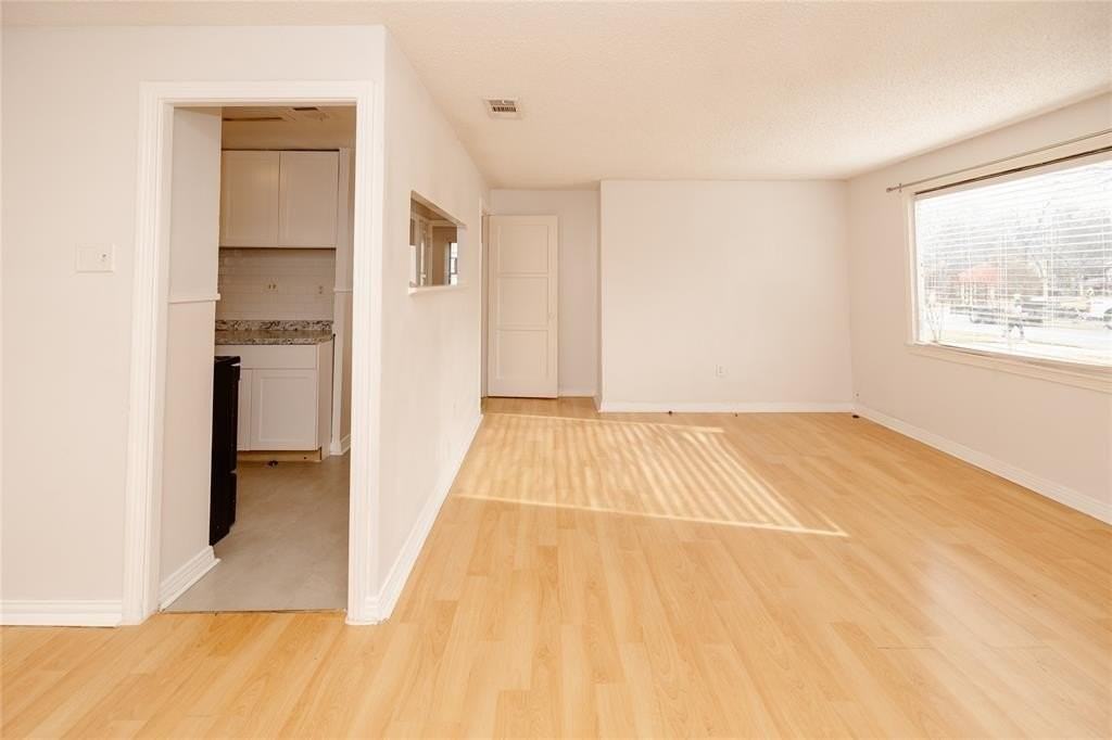 6419 Lovett Ave - Photo 7 of 35