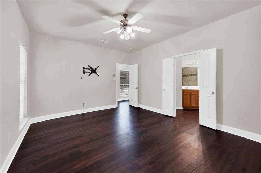 2010 Downing St - Photo 3 of 29