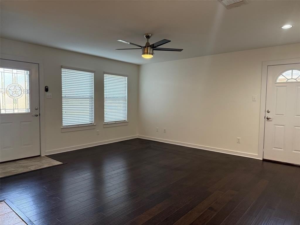 511 Wood Dr - Photo 3 of 17