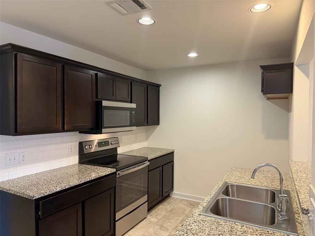 511 Wood Dr - Photo 7 of 17