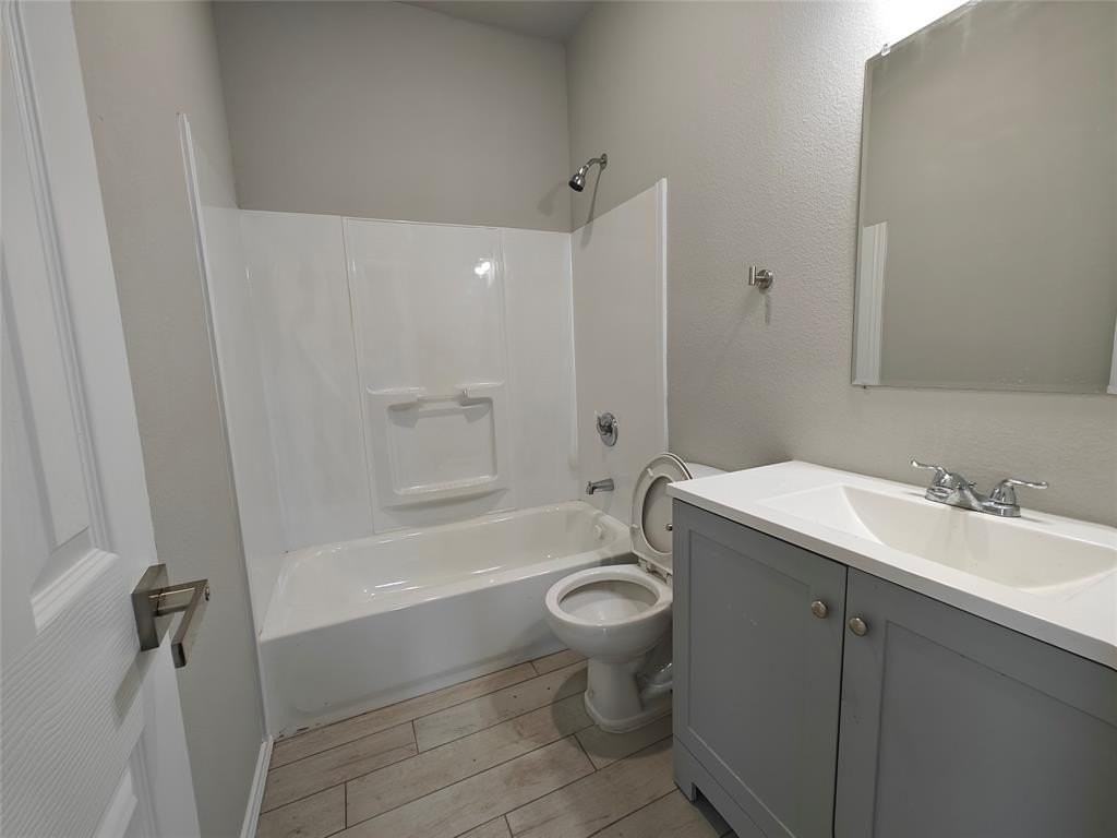 914 N Rockwall Ave - Photo 7 of 24