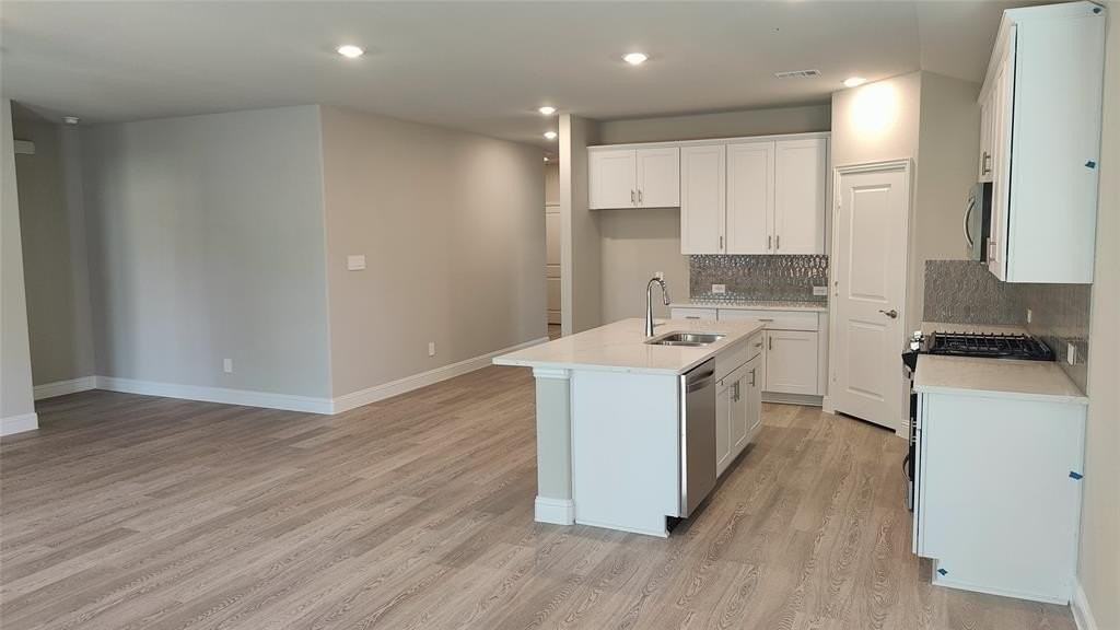 3710 Canyon Dr - Photo 7 of 38