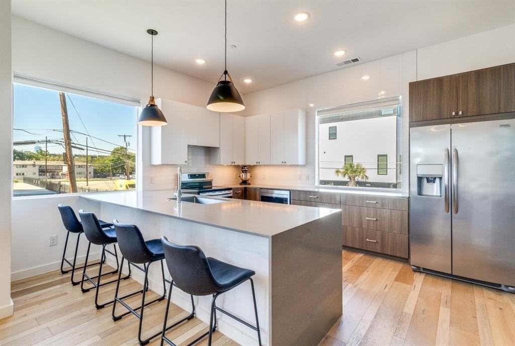 1536 Holly Ave #106 - Photo 5 of 12