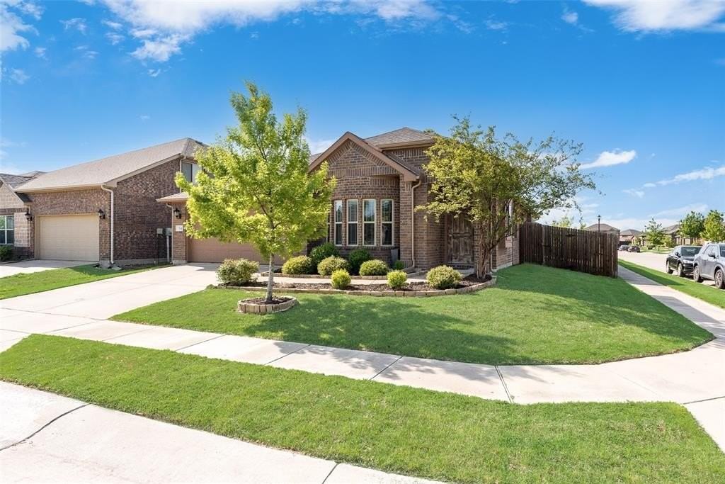 754 Brookline Dr - Photo 3 of 21