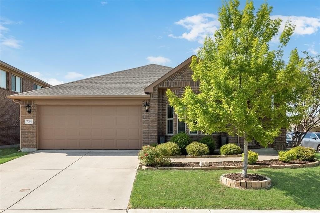 754 Brookline Dr - Photo 4 of 21