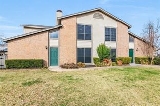 352 W Harwood Rd #C - Photo 1 of 1