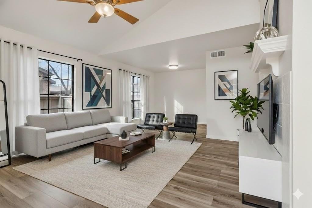 352 W Harwood Rd #C - Photo 3 of 28