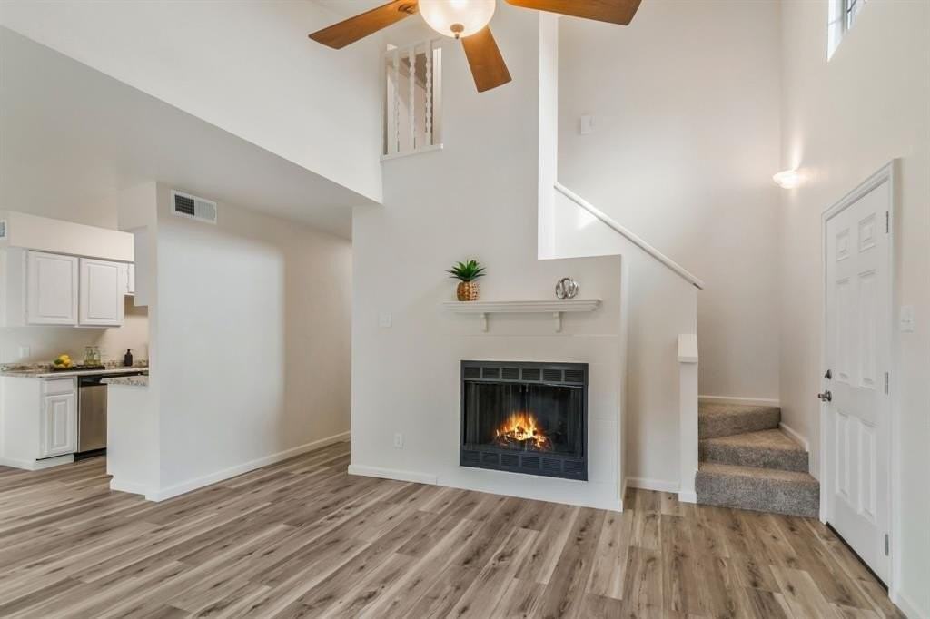 352 W Harwood Rd #C - Photo 4 of 28