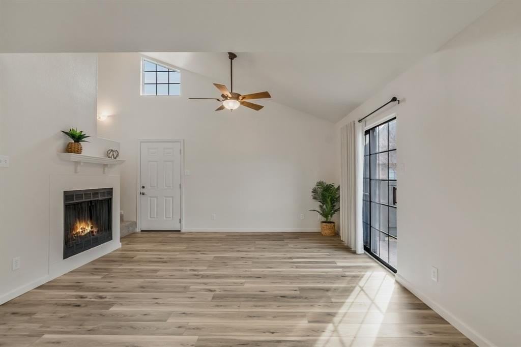 352 W Harwood Rd #C - Photo 5 of 28